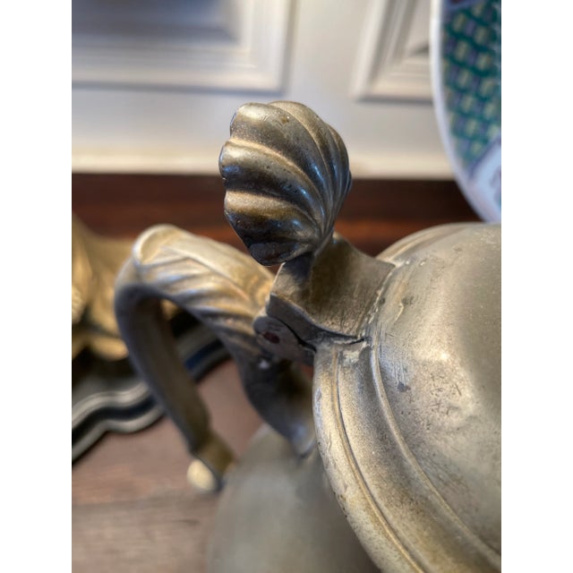 Metal 18th Century Flemish Pewter Pear Shaped Flagon Kan Inscribed Count De Buisseret For Sale - Image 7 of 13