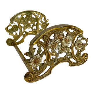 Early 20th Century American H. L. Judd Co. Painted Metal and Brass Daisies Expandable Book Slide For Sale