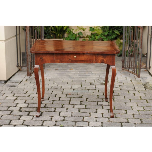 Italian 1780s Walnut Table with Quarter Veneer, Single Drawer and Cabriole Legs For Sale - Image 4 of 12