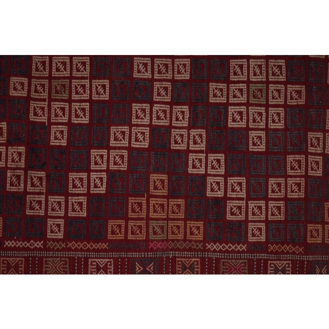 Mid-Century Jajim Kilim Rug With Tribal Borders 4'9'' X 6'9'' For Sale - Image 6 of 10