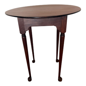 Late 20th Century Kittinger Colonial Williamsburg Drop Leaf Round Mahogany Table