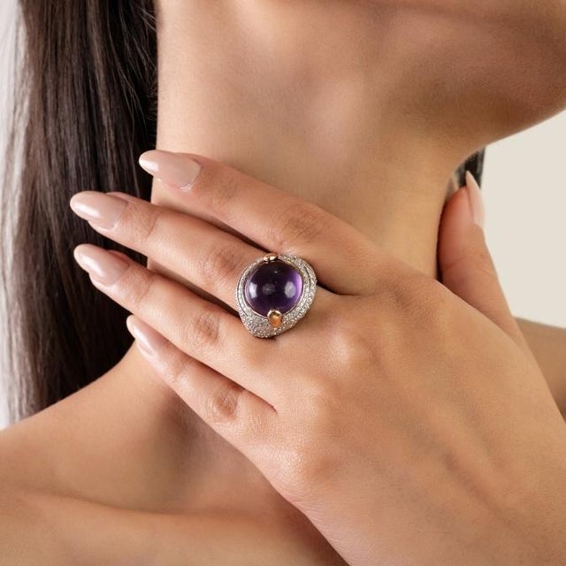 Antique Cocktail 14.21 CTW Amethyst Cabochon Ring With Cluster Diamonds in 18k Gold Size 5 For Sale In New York - Image 6 of 14
