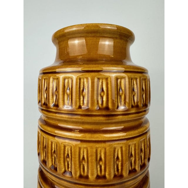 Beautiful Scheurich vase W. Germany. Marked with the number: 268-40. Labeled. No cracks or chips. Beautiful mustard yellow...