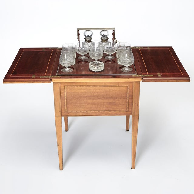 English Walnut and Mahogany Drinks Cabinet With Fitted Tantalus Bar, Circa 1920 For Sale - Image 9 of 10