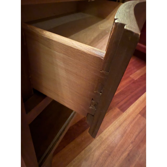 Brown Johnson Carper “Ronda” MCM Walnut Nightstand by Walter F. Nessen – 1960s For Sale - Image 8 of 8