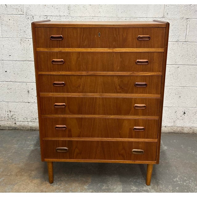 1960s Danish Mid Century Modern Teak 6 Drawer Tall Chest of Drawers For Sale - Image 4 of 9