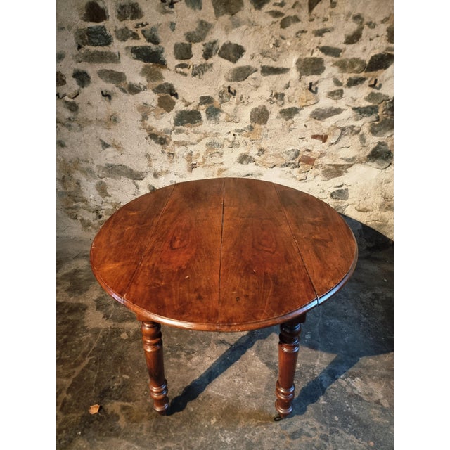Antique French Oval Extendable Drop-Leaf Dining Table in Walnut, Early 1900s For Sale - Image 3 of 18