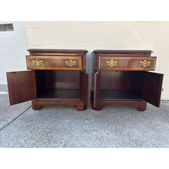Wood Pair of Drexel Heritage Heirloom Collection Chippendale-Style Nightstands Featuring Mahogany Wood and Brass Hardware For Sale - Image 7 of 9