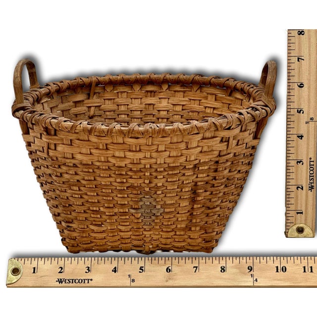 Late 19th Century Excellent Smaller 10 Inch Size Antique American Hand Woven Ash Splint Berry Basket With Nice Patina - Late 19th Century For Sale - Image 5 of 18