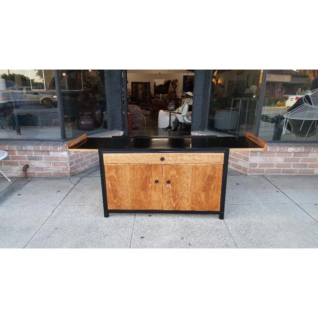 Mid-Century Modern 1960s Glenn of California Extendable Drop Leaf Walnut and Black Lacquer Bar Cabinet For Sale - Image 3 of 12