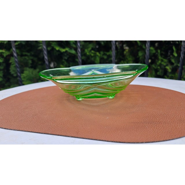 Art Deco Green Uranium Glass Serving Dish from Stölzle Heřmanova Huť, 1920s For Sale - Image 3 of 7