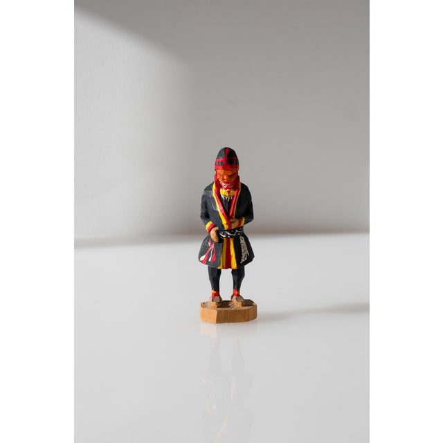 Mid-20th Century Scandinavian Traditional Hand-Carved Saami Figure from Georg Jonsson, 1950s For Sale - Image 10 of 18