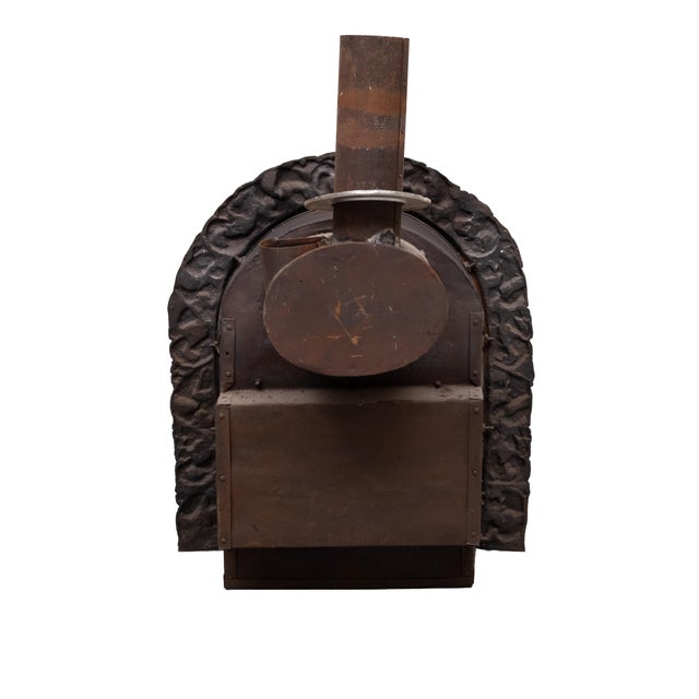 Very nice Cast Iron insert fireplace ,comes with a Gas operated tree trunk fire ,can also be used like a normal log...