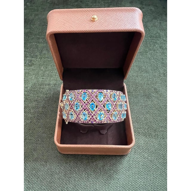 Baroque Bochic "Capri" Amethyst & Blue Topaz Gem & Cuff Set In 18K Gold & Silver For Sale - Image 3 of 18