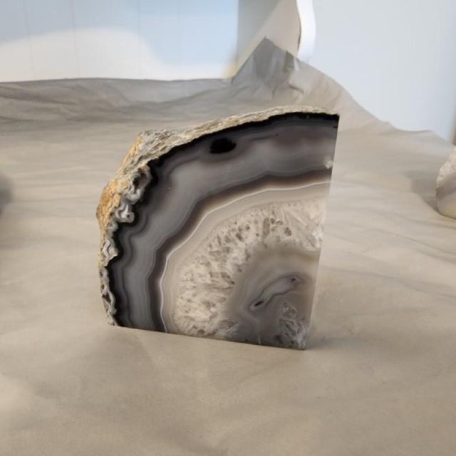 An exceptional geological specimen that bridges the gap between raw nature and refined Mid-Century Modernism. This 1970s...