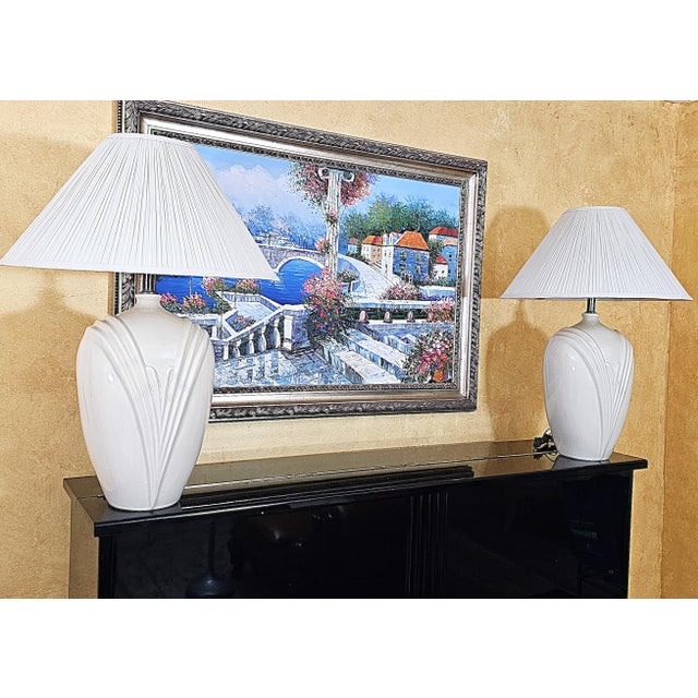 Pair of Vintage White Art Deco Ceramic Table Lamps With Pleated Shades – 27” For Sale - Image 13 of 18