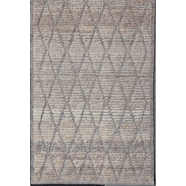 Modern Hand-Knotted Moroccan Rug With Diamond Design in Gray and Neutral Tones 2'9 X 9'5 For Sale - Image 9 of 11