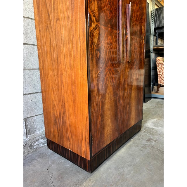 Early 20th Century Exceptional Art Deco Petite Armoire in Bookmatched Flamed Walnut & Macassar Detailing For Sale - Image 5 of 15