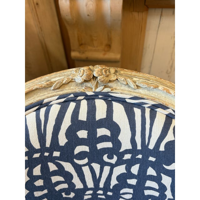 Pair of Early 19th Century French Bergere Chairs Upholstered in Raoul Textiles Fabric For Sale - Image 4 of 13