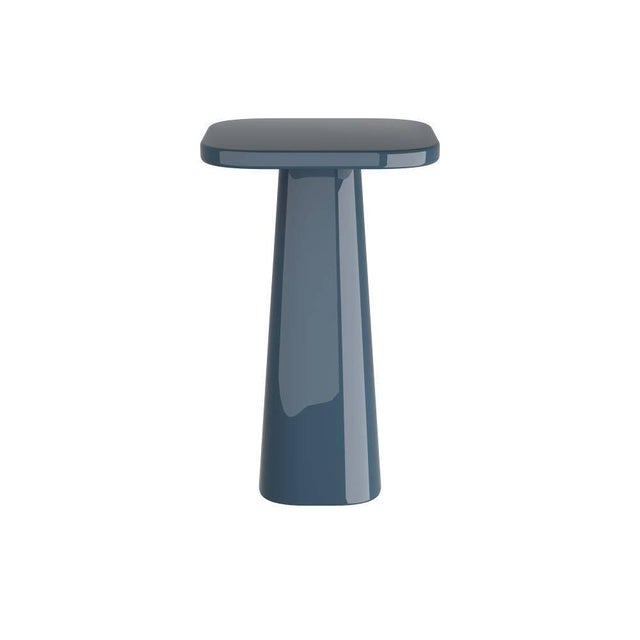 Pairing the best contemporary and modern design, navy lacquer of the deepest hue gives our essential end table a refined...
