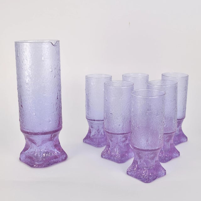 Mauve Italian Set of Alexandrite Tumblers and Carafe, 1970s, Set of 7 For Sale - Image 8 of 11