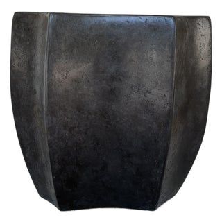 Century Furniture Obsidian Lamp Table For Sale
