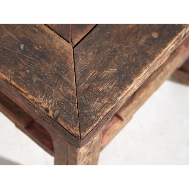 Antique small side table (c.1850) Dimensions: Width: 34 cm Depth: 34 cm Height: 33 cm Style: Qing Period Materials and...