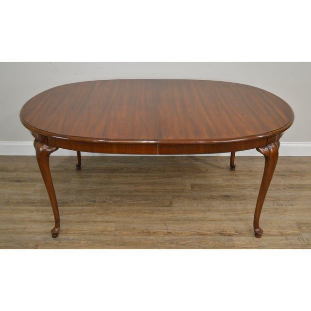 Thomasville Cherry Oval Traditional Queen Anne Dining Table W/ 2 Leaves