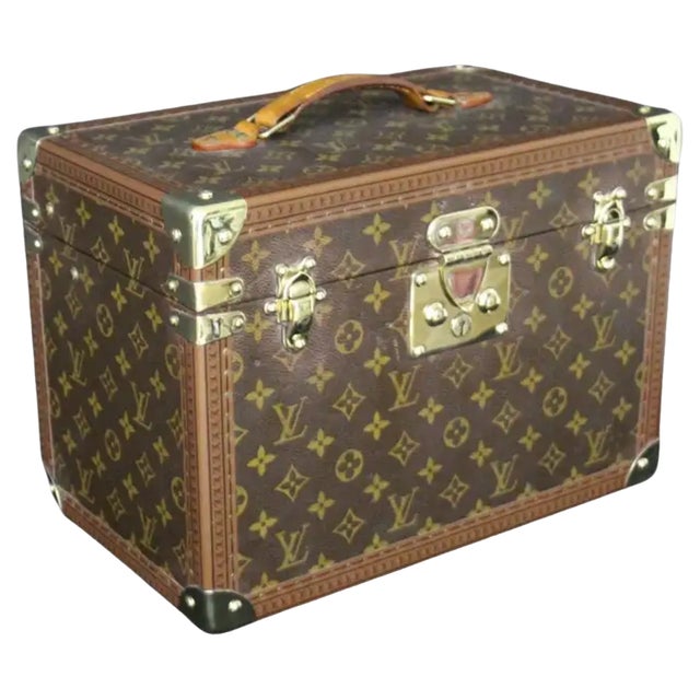 Vanity Case in Monogram Canvas from Louis Vuitton For Sale
