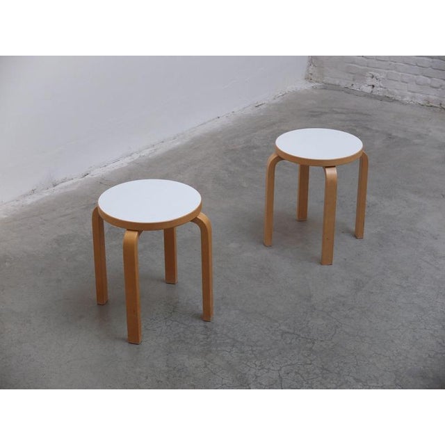 Alvar Aalto E60 Stools by Alvar Aalto for Artek, 1933, Set of 2 For Sale - Image 4 of 14
