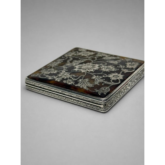 1900s Swedish Sterling Silver and Faux Tortoiseshell Floral Compact For Sale - Image 4 of 11