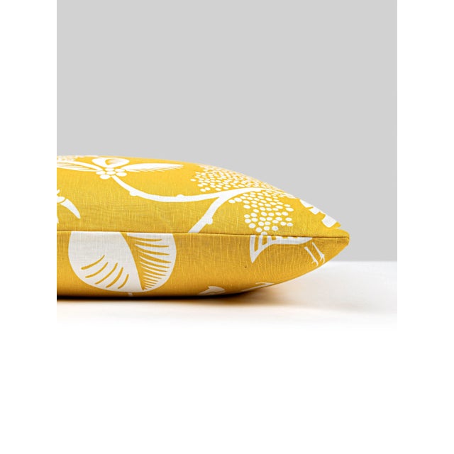 Drawing inspiration from a 1940s Japanese design, this large-scale print features bold pepper branches and birds, painted...