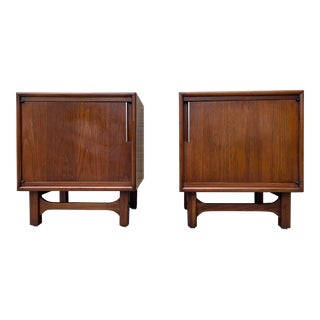 1960s Mid Century Modern Nightstands by Cavalier Furniture (A Pair) For Sale