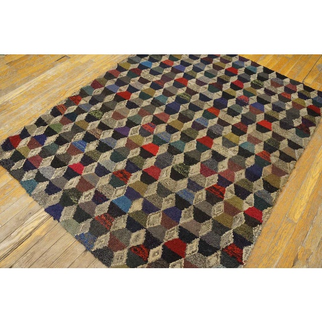 American 1930s Multicolor Hexagonal Geometric Antique American Hooked Rug 4'2'' X 5'4'' Handwoven Wool Carpet For Sale - Image 3 of 9