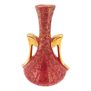 22k Gold Usa Crimson Vase | Mid Century Hollywood Regency | Chintz Floral Twin Handle For Sale
