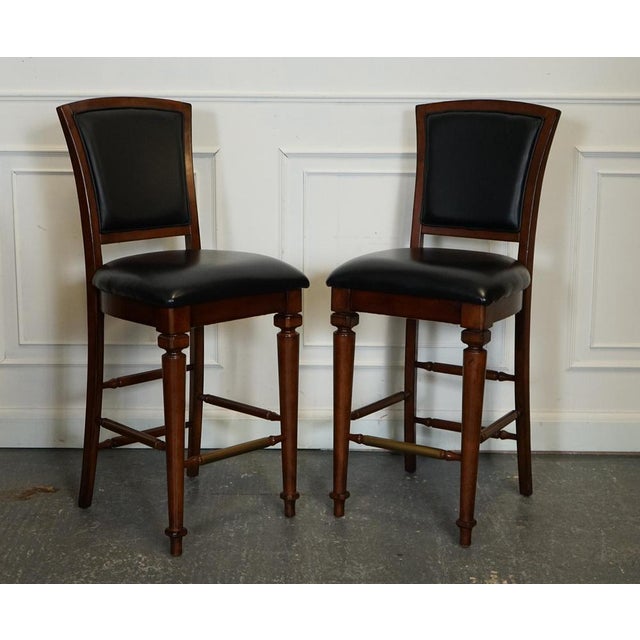 American Bar with Granite Top & Barstools in the style of Howard & Miller For Sale - Image 18 of 18