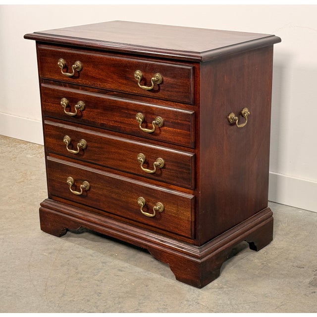 Brown Vintage Chippendale Style Mahogany Four Drawer Chest With Brass Bail Pulls For Sale - Image 8 of 10