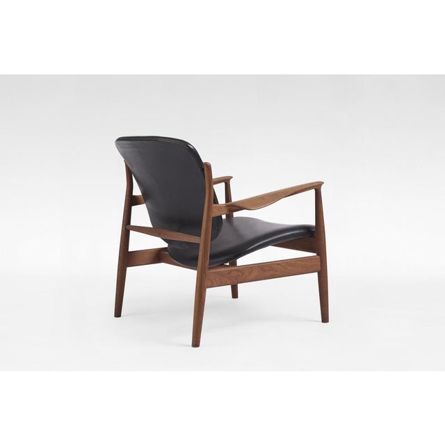 FD136 Lounge Chair in Black Leather and Teak by Finn Juhl, France, 1960s For Sale - Image 5 of 11