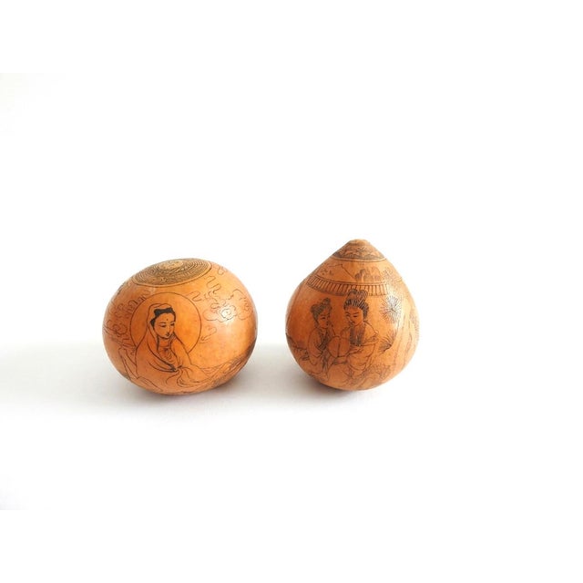 Mid-Century Organic Burl Wood Pedestal Stand & Fine Etched Pyrography Gourds - Set of 3 For Sale - Image 11 of 18