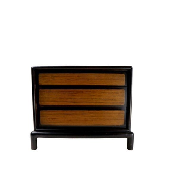 Mount Airy Furniture Company Pair of Vintage John Stuart for Mount Airy Teak Burl Walnut Chinoiserie Nightstands For Sale - Image 4 of 7