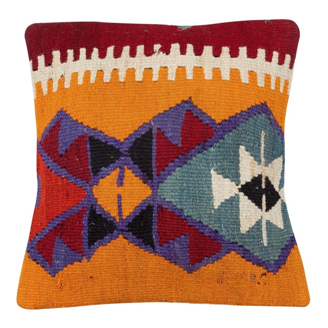 Bring history and warmth into your home with this vintage handmade Turkish wool cushion cover set. This pair of cushion...