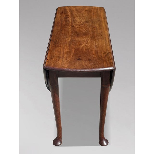 Wood 18th Century George II Mahogany Drop-Leaf Dining Table, 1760 For Sale - Image 7 of 13