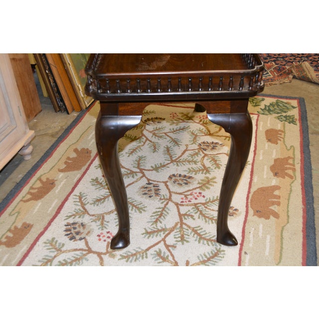 Wood Vintage Chippendale Style Mahogany Console / Hall / Sofa Table W/ Divided Gallery Edge & Drawer For Sale - Image 7 of 18