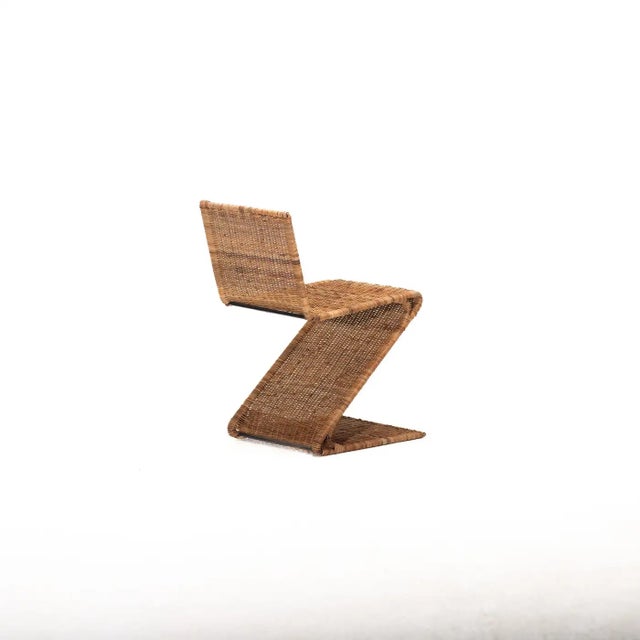 Shaped Oddity Zigzag Chair: Handwoven Rattan & Steel, Modern Design For Sale - Image 4 of 7