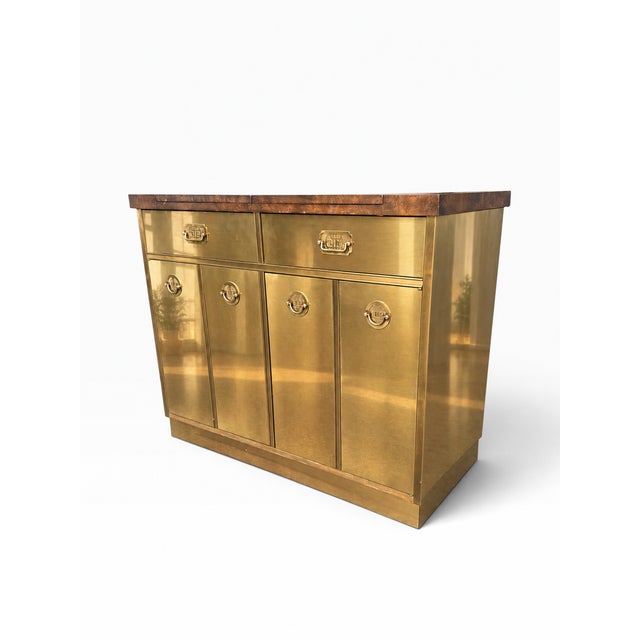 Wood Attributed Mastercraft Brass & Burl Wood Bar Cabinet / Dry Bar, 1970s For Sale - Image 7 of 14