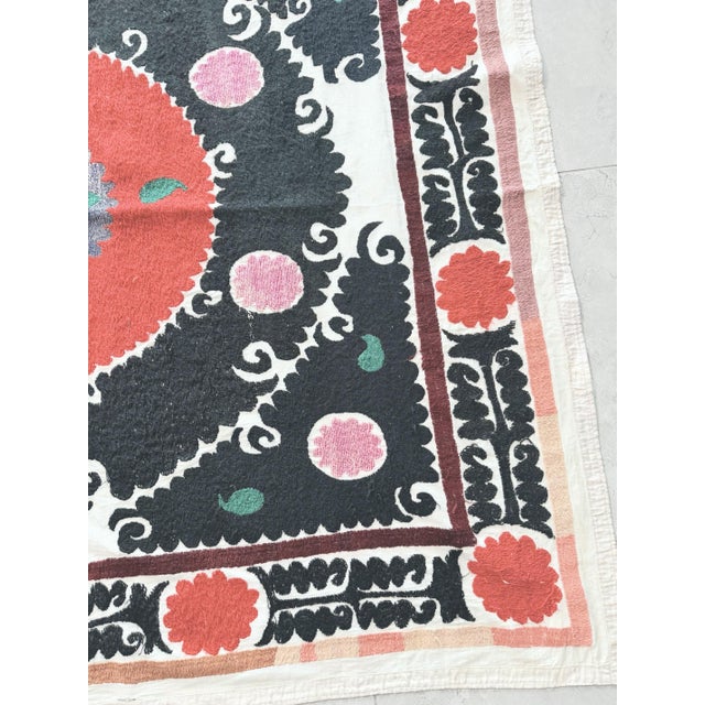 Suzani Tablecloth - Neutral Gray Samarkand Embroidery For Sale - Image 4 of 8