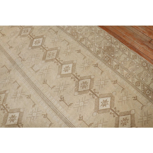 Contemporary Mid 20th Century Turkish Anatolian Rug - 8'11" x 12' For Sale - Image 3 of 18