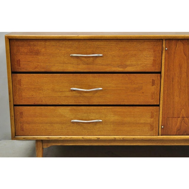 Mid-Century Modern Vintage Lane Acclaim Mid Century Modern Walnut Dovetail Buffet Credenza Cabinet For Sale - Image 3 of 18