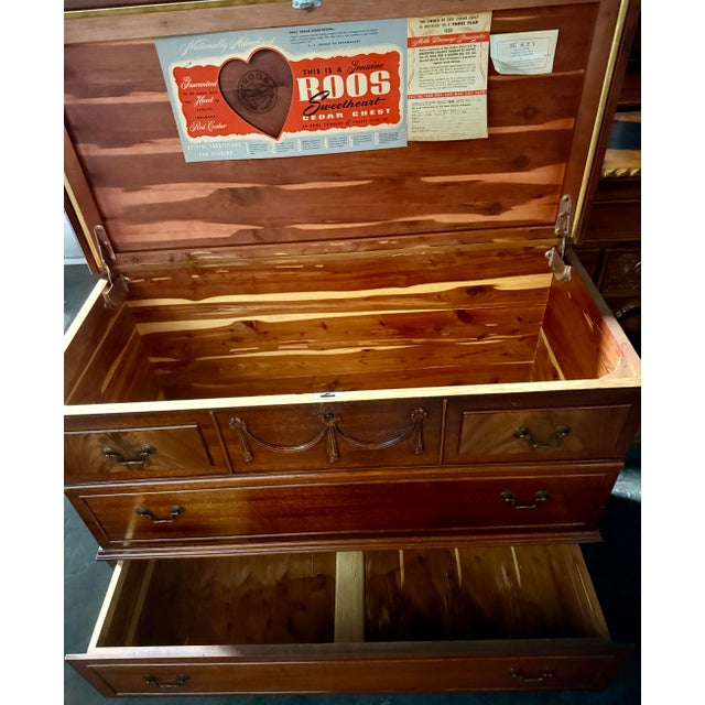 Mid 20th Century Roos Sweetheart Cedar Chest For Sale - Image 4 of 12