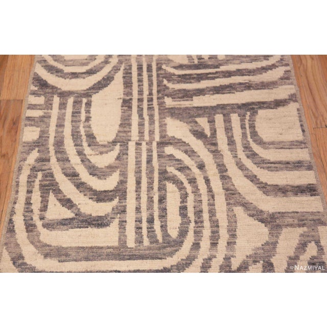 Ivory Cream Color Background Art Deco Design Modern Hallway Runner Rug For Sale - Image 4 of 7